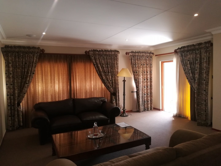 To Let 3 Bedroom Property for Rent in Riebeeckstad Free State